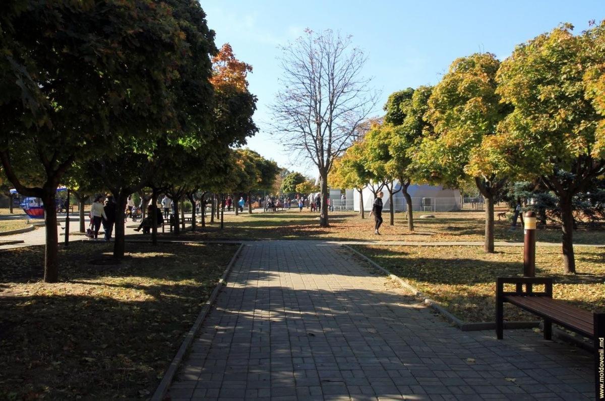 Afganskii Park Apartment Kischinau Exterior foto